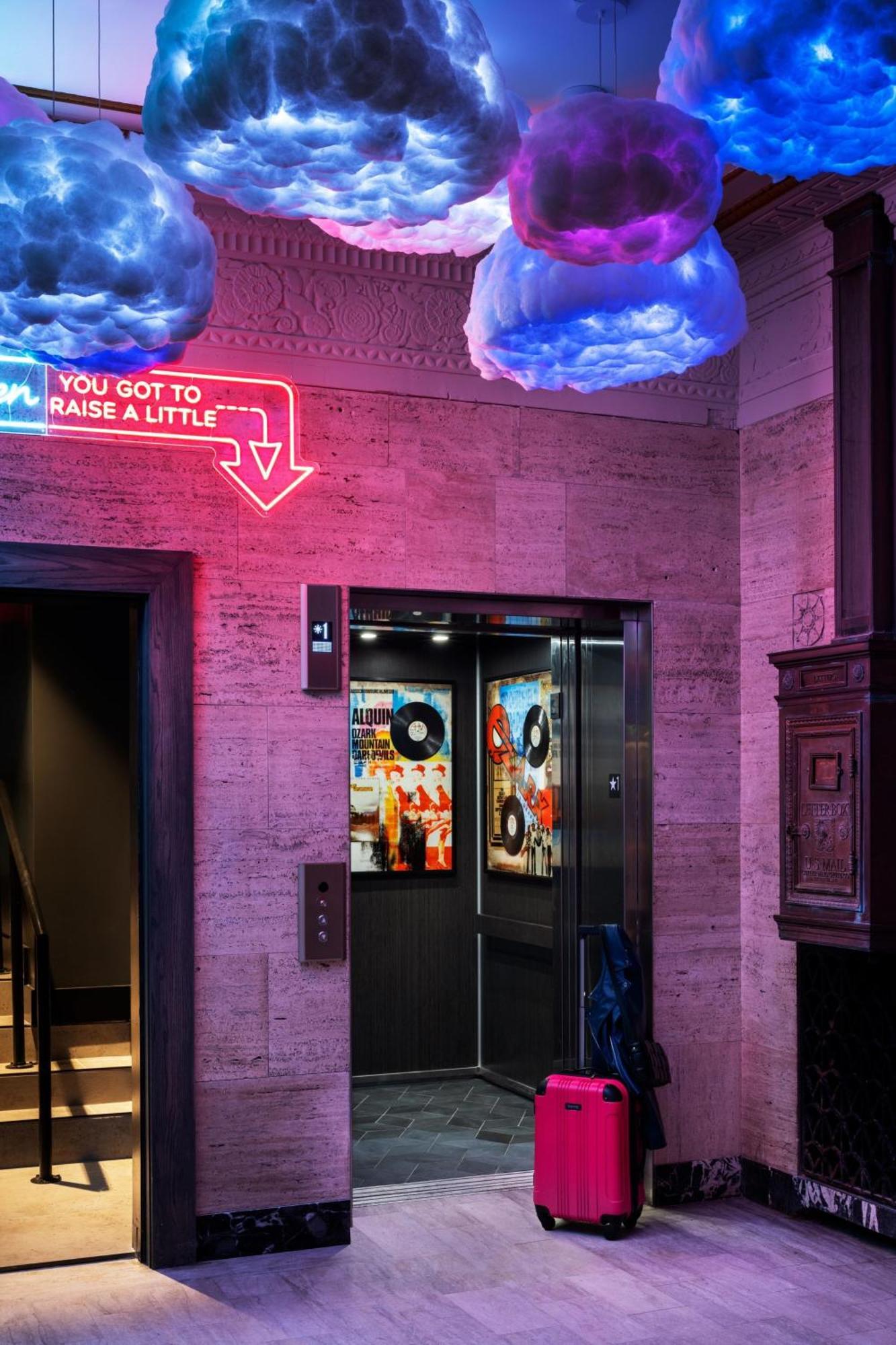 Hotel Moxy Springfield Downtown Exterior foto