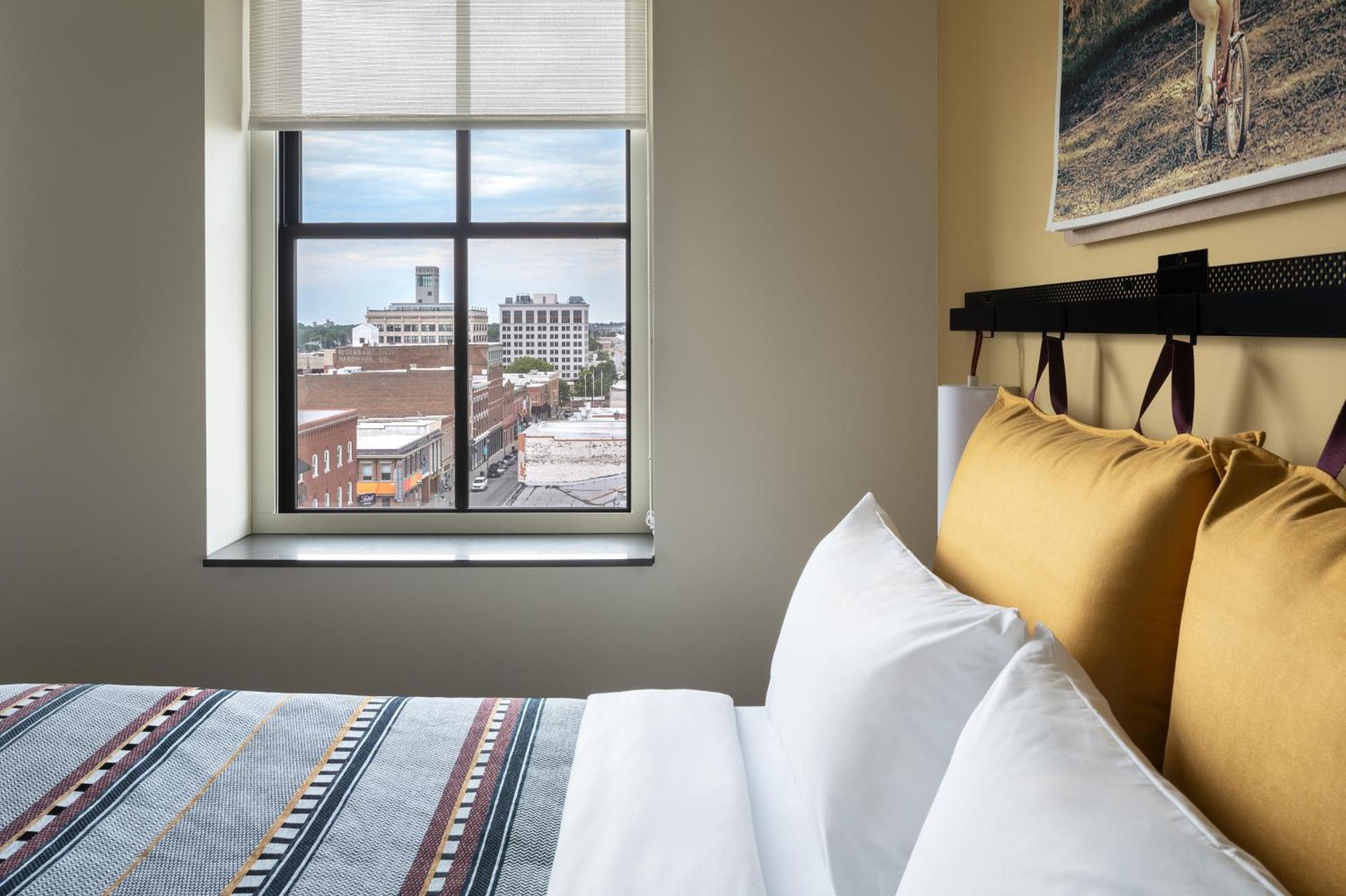 Hotel Moxy Springfield Downtown Exterior foto